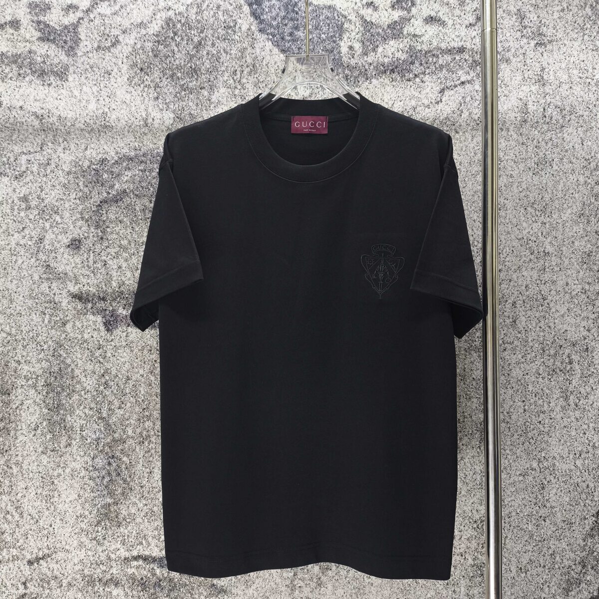 P75 GUCCI* 古驰* 2026新款 精致绣花小logo 300g短袖t恤 宽松版型男女同款 尺码 S M L XL XXL 黑色 浅黄色 紫色