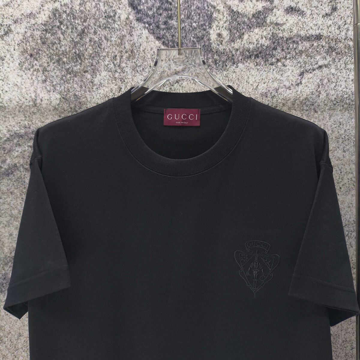 P75 GUCCI* 古驰* 2026新款 精致绣花小logo 300g短袖t恤 宽松版型男女同款 尺码 S M L XL XXL 黑色 浅黄色 紫色