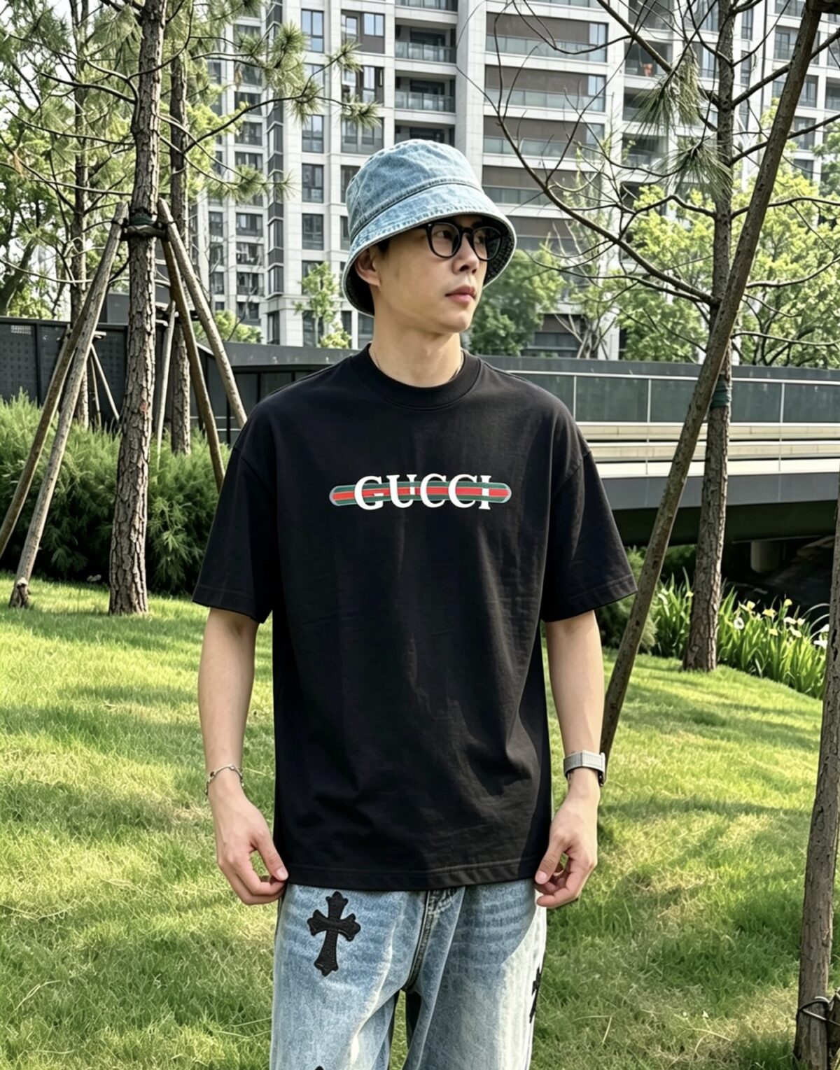 weigou_209121_6_2447cb35d9 P80 gucc~ 古奇厚板滴胶工艺 《区别通货面料》 双纱平纹,紧密纱线短袖T恤上身十分舒适,男女同款半袖,落肩宽松版型 颜色: 黑色 白色 咖啡色 尺码:S(90-130斤) M(125-150斤) L(135-165斤) XL(160-190斤) XXL(185-220斤)