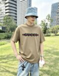 weigou_209162_8_5a61af2deb P80 gucc~ 古奇厚板滴胶工艺 《区别通货面料》 双纱平纹,紧密纱线短袖T恤上身十分舒适,男女同款半袖,落肩宽松版型 颜色: 黑色 白色 咖啡色 尺码:S(90-130斤) M(125-150斤) L(135-165斤) XL(160-190斤) XXL(185-220斤)