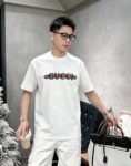 weigou_209208_6_9af7f1bede P80 gucc~ 古奇厚板滴胶工艺 《区别通货面料》 双纱平纹,紧密纱线短袖T恤上身十分舒适,男女同款半袖,落肩宽松版型 颜色: 黑色 白色 咖啡色 尺码:S(90-130斤) M(125-150斤) L(135-165斤) XL(160-190斤) XXL(185-220斤)