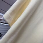 P75 Gu* 古驰* 2026春夏新款 双G Gucci字母刺绣工艺 短袖T恤 定制双纱平纹纯棉面料 男女同款 颜色： 白色 黑色 杏色 紫色 尺码： S （90-130斤） M （120-150斤） L （140-165斤） XL （160-180斤） XXL （180-210斤）