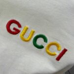 P75 Gu* 古驰* 2026春夏新款 双G Gucci字母刺绣工艺 短袖T恤 定制双纱平纹纯棉面料 男女同款 颜色： 白色 黑色 杏色 紫色 尺码： S （90-130斤） M （120-150斤） L （140-165斤） XL （160-180斤） XXL （180-210斤）