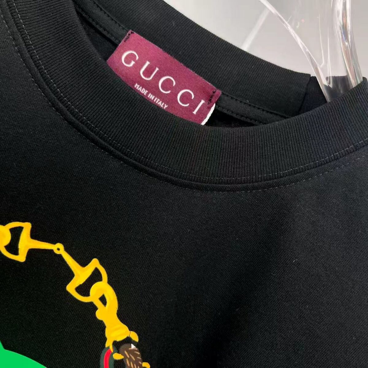 weigou_209448_5_e99b136c90 P80 gucc~ 古奇复古厚板滴胶 《区别通货面料》双纱纯棉,紧密纱线,短袖tee 上身十分舒适,男女同款半袖,落肩宽松版型 颜色: 黑色 白色 咖啡色 尺码:S(90-130斤) M(125-150斤) L(135-165斤) XL(160-190斤) XXL(185-220斤)
