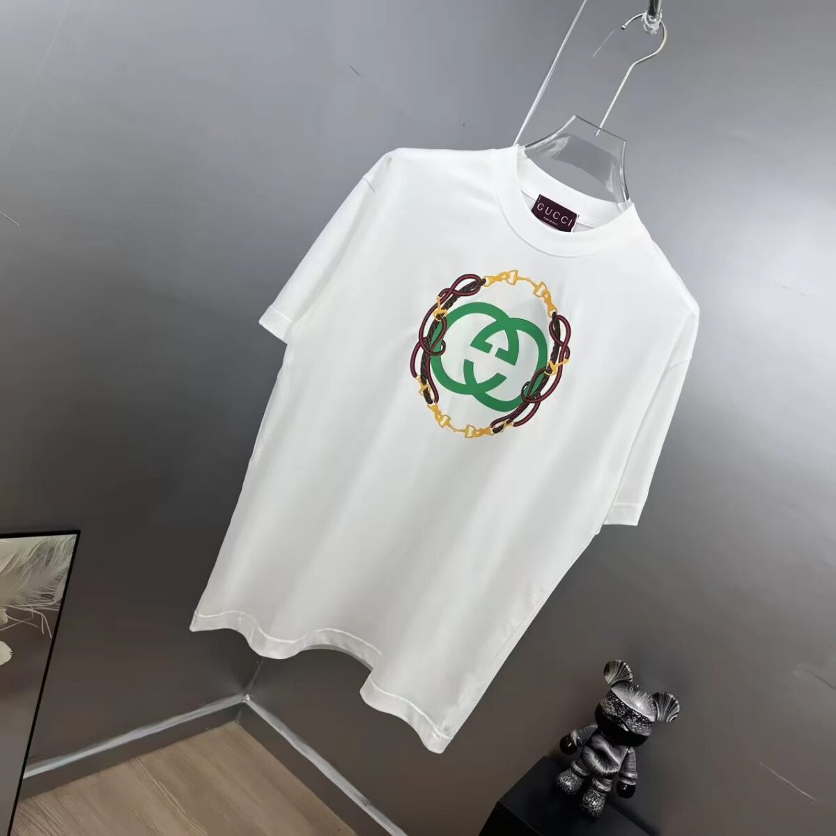 weigou_209536_2_57f002c035 P80 gucc~ 古奇复古厚板滴胶 《区别通货面料》双纱纯棉,紧密纱线,短袖tee 上身十分舒适,男女同款半袖,落肩宽松版型 颜色: 黑色 白色 咖啡色 尺码:S(90-130斤) M(125-150斤) L(135-165斤) XL(160-190斤) XXL(185-220斤)