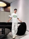 weigou_209536_6_eb9645b0ee P80 gucc~ 古奇复古厚板滴胶 《区别通货面料》双纱纯棉,紧密纱线,短袖tee 上身十分舒适,男女同款半袖,落肩宽松版型 颜色: 黑色 白色 咖啡色 尺码:S(90-130斤) M(125-150斤) L(135-165斤) XL(160-190斤) XXL(185-220斤)