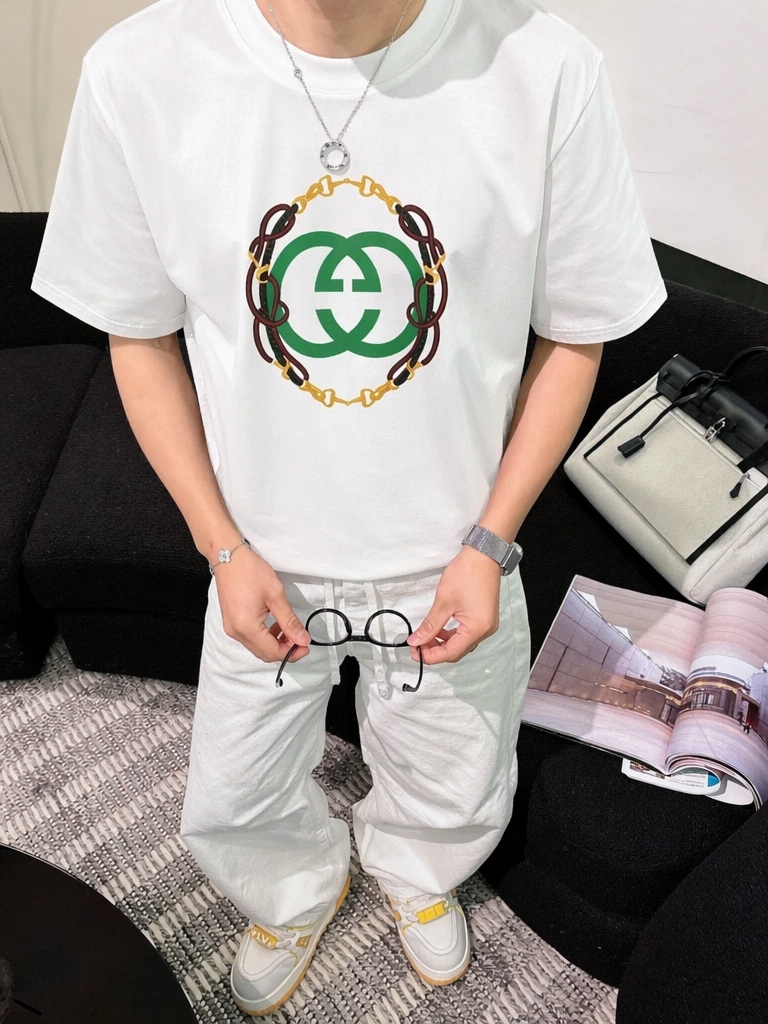 weigou_209536_8_ab0f86c6bb P80 gucc~ 古奇复古厚板滴胶 《区别通货面料》双纱纯棉,紧密纱线,短袖tee 上身十分舒适,男女同款半袖,落肩宽松版型 颜色: 黑色 白色 咖啡色 尺码:S(90-130斤) M(125-150斤) L(135-165斤) XL(160-190斤) XXL(185-220斤)