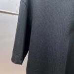 P75 gucc～ 古奇*刺绣logo 《区别通货面料》双纱纯棉，短袖tee 上身十分舒适，男女同款半袖，落肩宽松版型 颜色: 黑色 白色 咖啡色 尺码：S（90-130斤） M（125-150斤） L（135-165斤） XL（160-190斤） XXL（185-220斤）