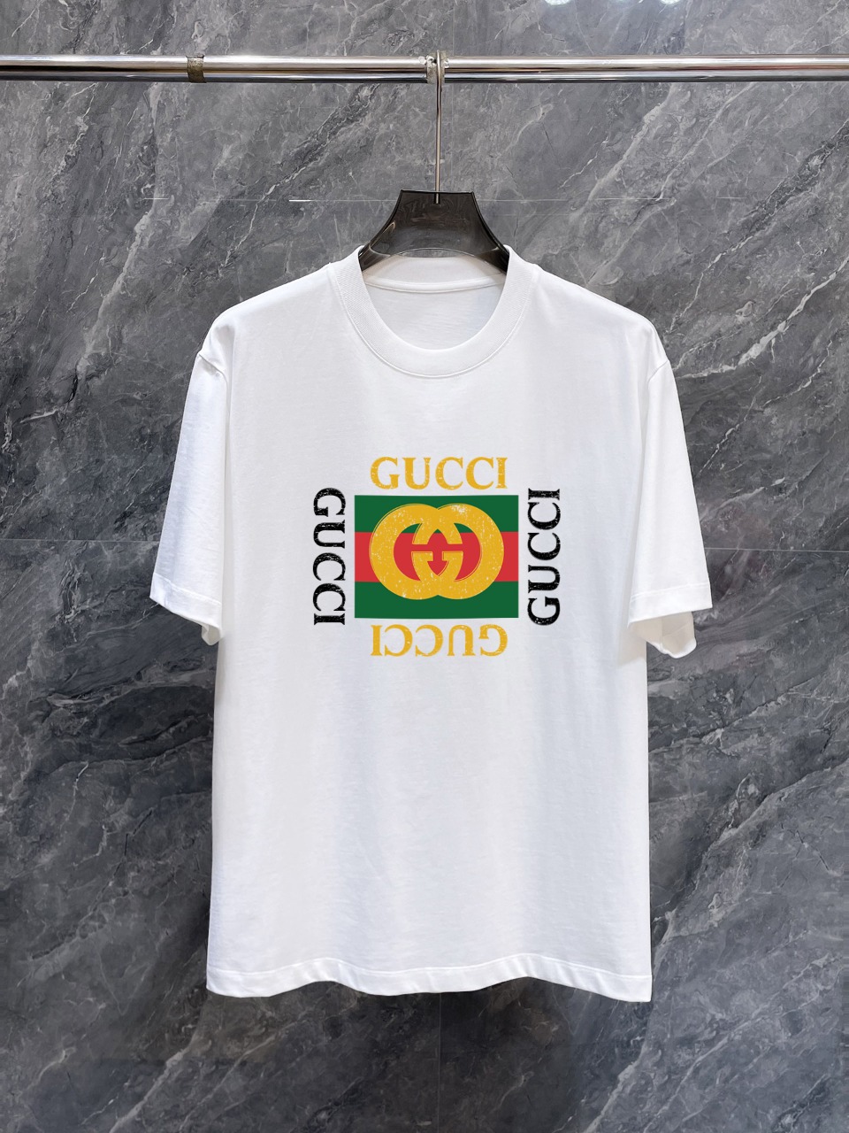P70 GUCC** 古奇🆕 新品260克短袖 火爆上市啦 定制顶级优选洗水棉面料 上身舒适度高 专柜同款装饰 轻奢内敛低调奢华 内搭外穿轻松驾驭不挑人 裁剪精细完美 Size：S—XXL