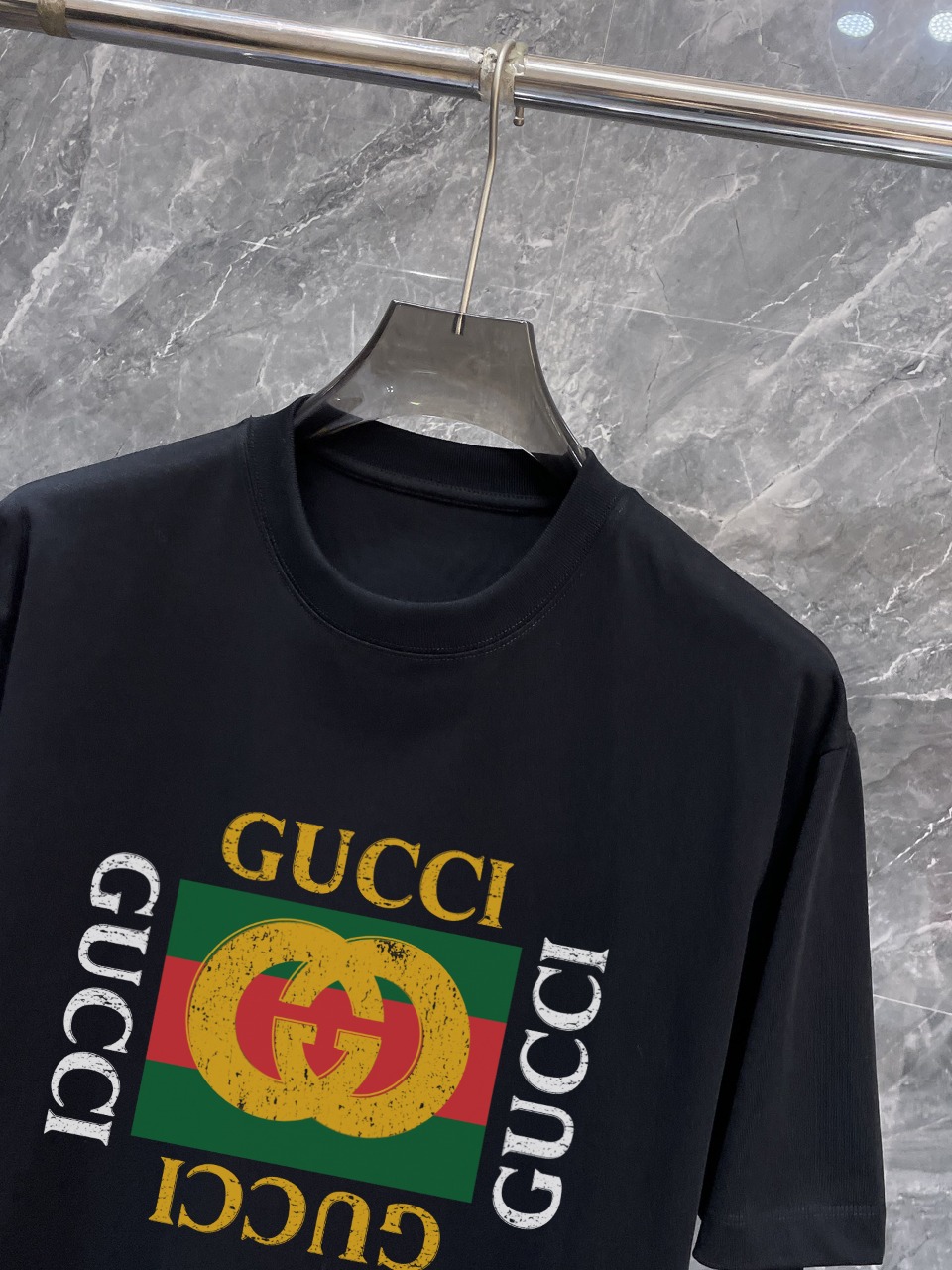 P70 GUCC** 古奇🆕 新品260克短袖 火爆上市啦 定制顶级优选洗水棉面料 上身舒适度高 专柜同款装饰 轻奢内敛低调奢华 内搭外穿轻松驾驭不挑人 裁剪精细完美 Size：S—XXL