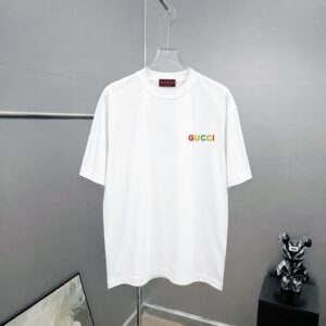P75 gucc～ 古奇*刺绣logo 《区别通货面料》双纱纯棉，短袖tee 上身十分舒适，男女同款半袖，落肩宽松版型 颜色: 黑色 白色 咖啡色 尺码：S（90-130斤） M（125-150斤） L（135-165斤） XL（160-190斤） XXL（185-220斤）