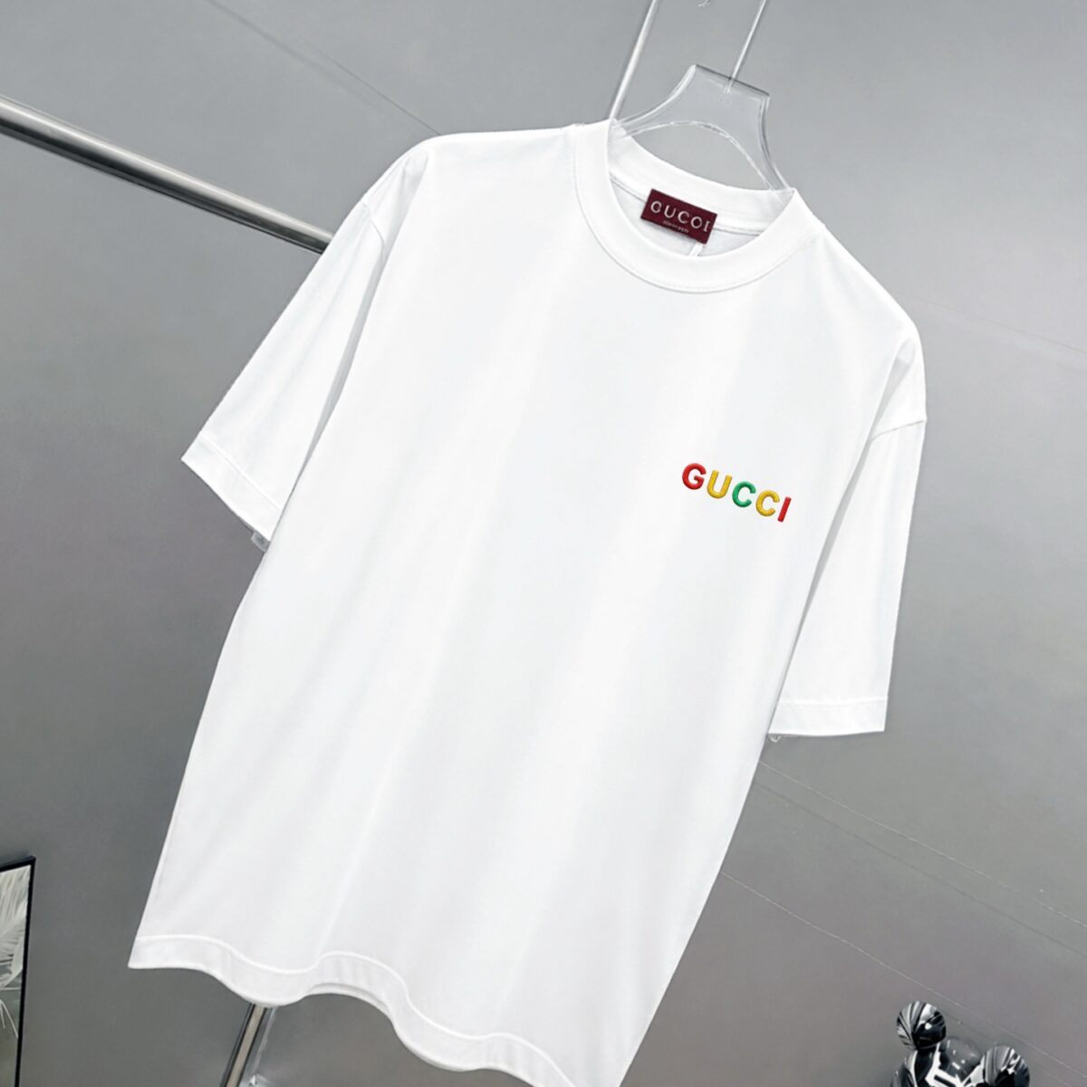 weigou_209840_2_e429f87b7f P75 gucc~ 古奇*刺绣logo 《区别通货面料》双纱纯棉,短袖tee 上身十分舒适,男女同款半袖,落肩宽松版型 颜色: 黑色 白色 咖啡色 尺码:S(90-130斤) M(125-150斤) L(135-165斤) XL(160-190斤) XXL(185-220斤)