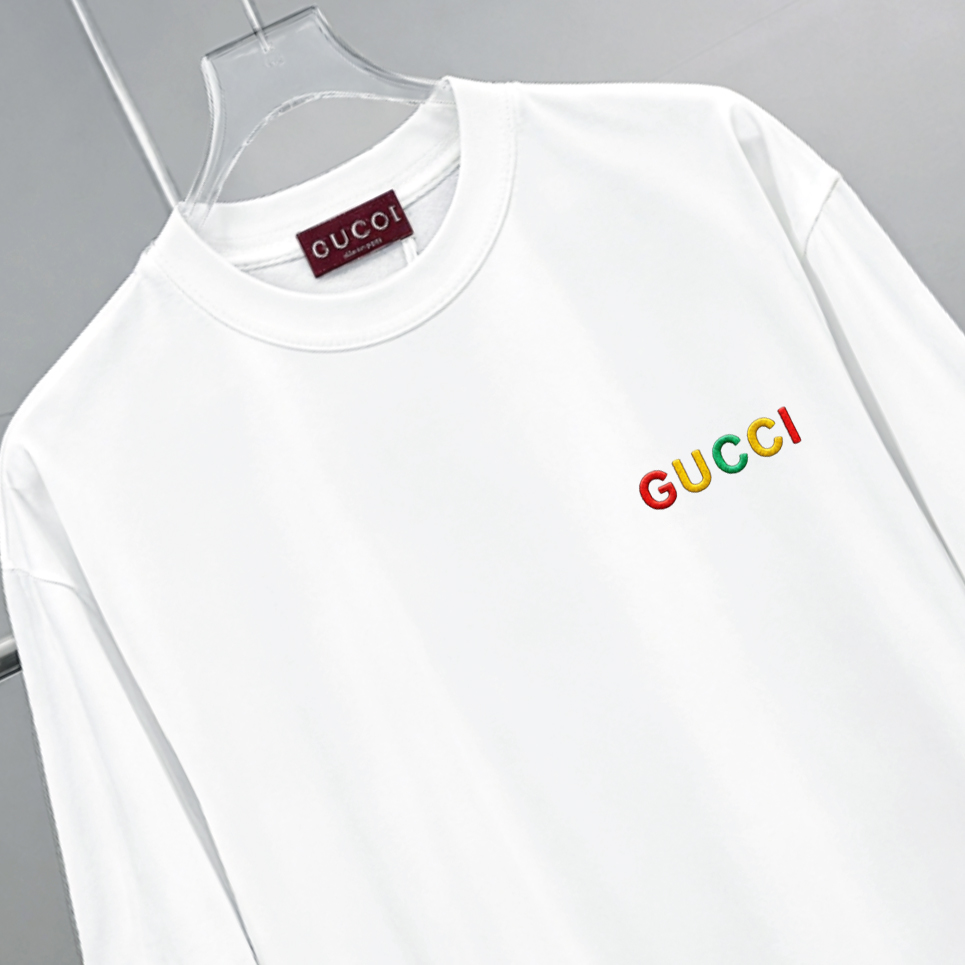 weigou_209840_3_6c81ec0071 P75 gucc~ 古奇*刺绣logo 《区别通货面料》双纱纯棉,短袖tee 上身十分舒适,男女同款半袖,落肩宽松版型 颜色: 黑色 白色 咖啡色 尺码:S(90-130斤) M(125-150斤) L(135-165斤) XL(160-190斤) XXL(185-220斤)