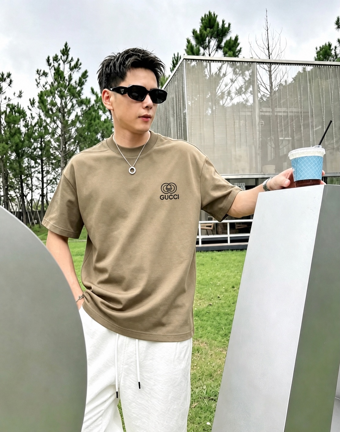 weigou_209929_6_65042c028c P75 gucc~ 古奇*刺绣logo 《区别通货面料》双纱纯棉,短袖tee 上身十分舒适,男女同款半袖,落肩宽松版型 颜色: 黑色 白色 咖啡色 尺码:S(90-130斤) M(125-150斤) L(135-165斤) XL(160-190斤) XXL(185-220斤)