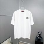 P75 gucc～ 古奇*刺绣logo 《区别通货面料》双纱纯棉，短袖tee 上身十分舒适，男女同款半袖，落肩宽松版型 颜色: 黑色 白色 咖啡色 尺码：S（90-130斤） M（125-150斤） L（135-165斤） XL（160-190斤） XXL（185-220斤）