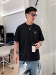 weigou_210023_7_ee0c6a1066 P75 gucc~ 古奇*刺绣logo 《区别通货面料》双纱纯棉,短袖tee 上身十分舒适,男女同款半袖,落肩宽松版型 颜色: 黑色 白色 咖啡色 尺码:S(90-130斤) M(125-150斤) L(135-165斤) XL(160-190斤) XXL(185-220斤)