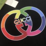 weigou_210533_4_4bf7c50625 P75 💥 GUCCI 夏季新款圆领短袖T恤!270克重磅高端纯棉面料,手感质感都极完美!修身裁剪设计干净利落!时尚又好看!走线做工非常精致!版型效果超赞!而且透气性能超强!任何年龄阶段都可轻松驾驭,男士衣橱里必备的单品。 颜色: 米白 黑色 码数:M-3XL (下单请报身高体重)
