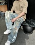 P75 gucc*古奇小logo刺绣 《区别通货面料》双纱纯棉上衣 7a抗菌短袖tee 上身十分舒适，男女同款半袖，落肩宽松版型 颜色: 黑色 白色 咖啡色 尺码：S（90-130斤） M（125-150斤） L（135-165斤） XL（160-190斤） XXL（185-220斤）