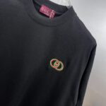 P75 gucc～ 古奇双色logo刺绣 《区别通货面料》7a抗菌短袖tee 负离子上身十分舒适，男女同款半袖，落肩宽松版型 颜色: 黑色 白色 咖啡色 尺码：S（90-130斤） M（125-150斤） L（135-165斤） XL（160-190斤） XXL（185-220斤）