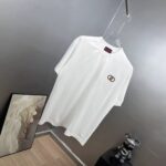 weigou_210945_1_51ea23ae79 P75 gucc~ 古奇双色logo刺绣 《区别通货面料》7a抗菌短袖tee 负离子上身十分舒适,男女同款半袖,落肩宽松版型 颜色: 黑色 白色 咖啡色 尺码:S(90-130斤) M(125-150斤) L(135-165斤) XL(160-190斤) XXL(185-220斤)