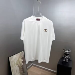 P75 gucc～ 古奇双色logo刺绣 《区别通货面料》7a抗菌短袖tee 负离子上身十分舒适，男女同款半袖，落肩宽松版型 颜色: 黑色 白色 咖啡色 尺码：S（90-130斤） M（125-150斤） L（135-165斤） XL（160-190斤） XXL（185-220斤）