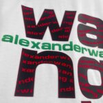 P85 亚历山大*王*alexander* 2026春夏新款 独家高端wang字母立体佳胶工艺 短袖T恤 定制双纱平纹纯棉面料 男女同款 颜色：黑色 白色 尺码： S （90-130斤） M （120-150斤） L （140-165斤） XL （160-180斤） XXL （180-210斤）
