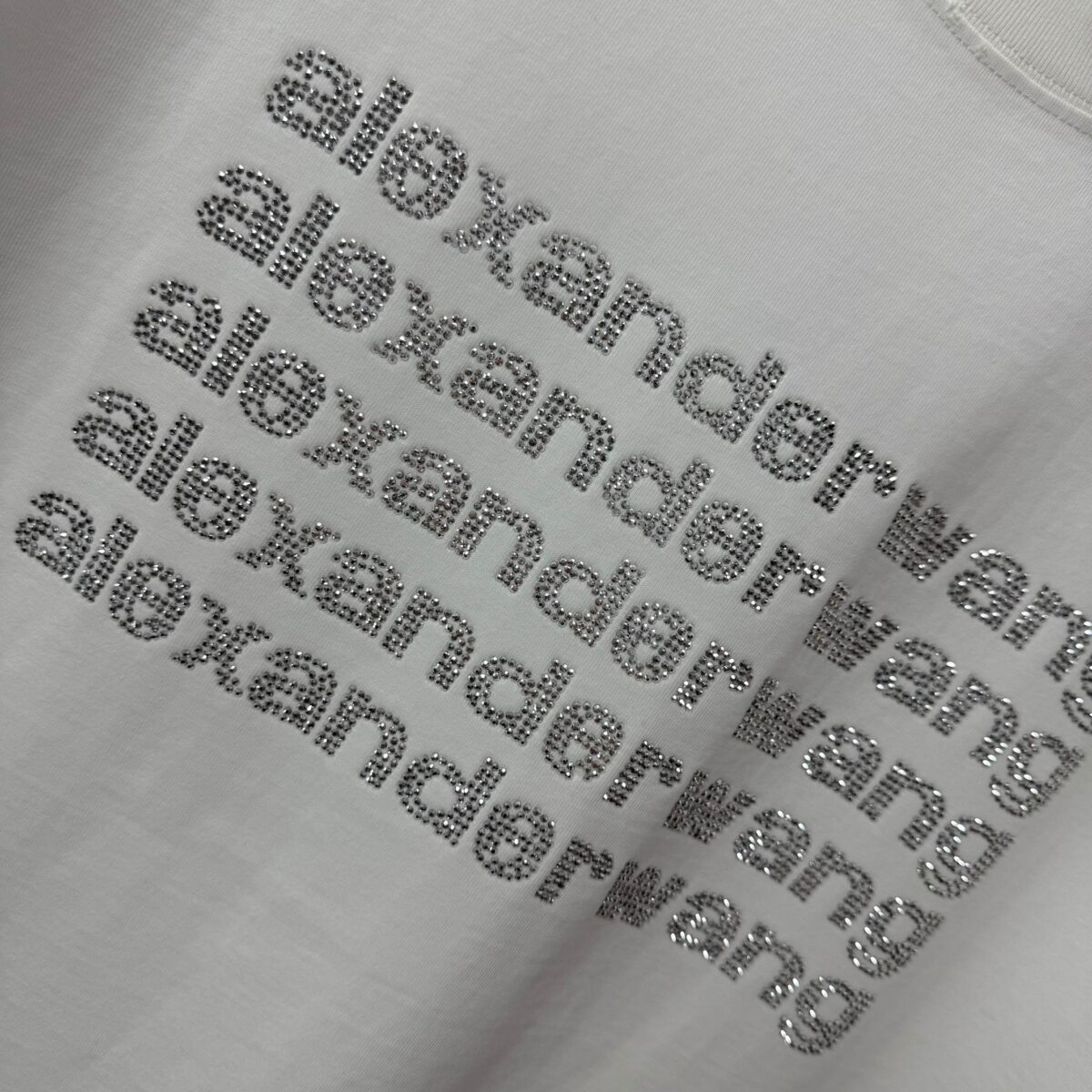 P85 亚历山大*王*alexander* 2026春夏新款 wang字母 烫钻工艺 短袖T恤 定制双纱平纹纯棉面料 男女同款 颜色：洗水深黑色 洗水白 洗水灰 洗水褐色 洗水红 尺码： S （90-130斤） M （120-150斤） L （140-165斤） XL （160-180斤） XXL （180-210斤）