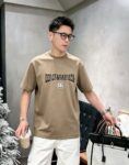 P80 dg～ 杜嘉厚板滴胶字母 《区别通货面料》双纱纯棉，紧密纱线短袖tee 上身十分舒适，男女同款半袖，落肩宽松版型 颜色: 黑色 白色 咖啡色 尺码：S（90-130斤） M（125-150斤） L（135-165斤） XL（160-190斤） XXL（185-220斤