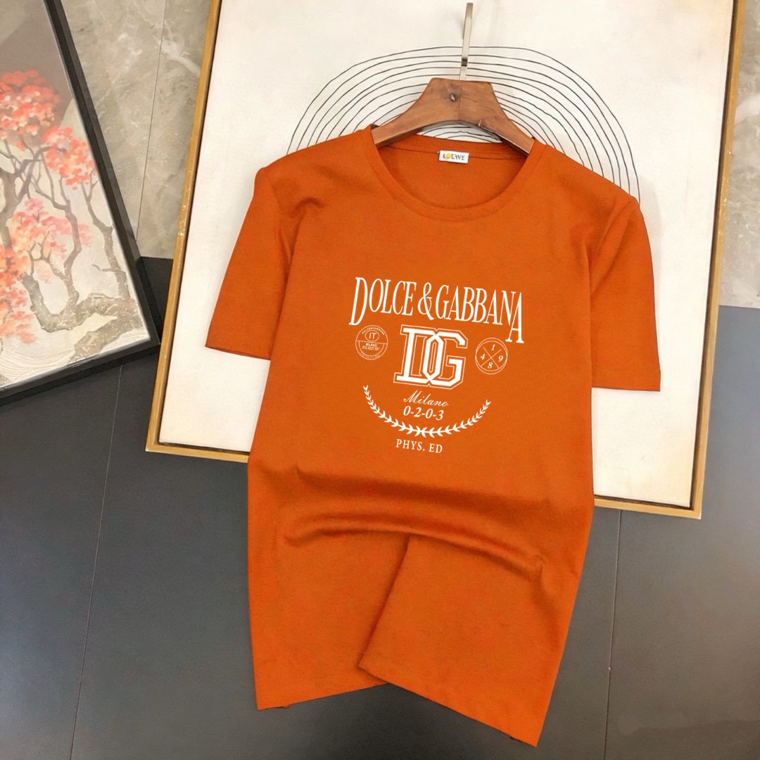 weigou_211862_2_378dee2850 P70 品牌: D&G (胖子福音)原单男士休闲短袖T恤,2026春夏新品,定制胸前顶级logo 工艺、搭配整件细节 品质及剪裁设计都堪称一流,定制进口丝光棉面料!型格十足,配色轻熟百搭。M-5XL(穿到220斤)