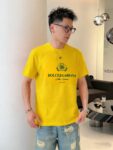 P70 品牌： D&G (胖子福音)原单男士休闲短袖T恤，2026春夏新品，定制胸前顶级logo 工艺、搭配整件细节 品质及剪裁设计都堪称一流，定制进口丝光棉面料！型格十足，配色轻熟百搭。M-5XL(穿到220斤)