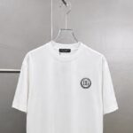P75 dg～杜嘉班纳字母logo刺绣 《区别通货面料》双纱平纹，紧密纱线，久洗不变形短袖tee， 上身十分舒适，男女同款半袖，落肩宽松版型 颜色: 黑色 白色 咖啡色 尺码：S（90-130斤） M（125-150斤） L（135-165斤） XL（160-190斤） XXL（185-220斤）