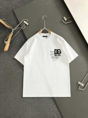 P80 DG230克双纱料短袖上新，黑色，白色码数S一XXL，