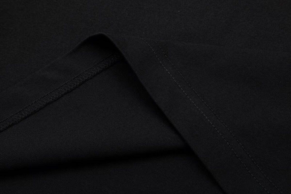 P70 [DG 杜嘉班纳] 2026FW短袖T恤 印花+厚板LOGO 高端26s双纱300克面料 重磅面料 定制拉架罗纹同缸同染 三标齐全 男女同款 颜色：黑色 白色 紫色 尺码：S M L XL 2XL