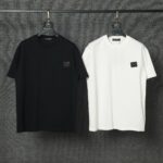 weigou_215429_4_770a3c7d08 P70 Dolce&Gabbana( 杜嘉班纳)简称D&G男款双纱面料 短袖T 工艺五金皮标 码数 s m l xl 260-280双纱纯棉面料 温儒柔软细腻柔软, 上身亲肤,舒适, 凉爽活力十足! 颜色:黑 白 码数 S M L XL