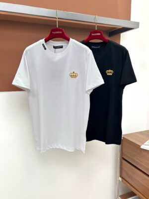 P75 顶级短袖280纯棉 杜嘉班纳专柜官网同步发售！经典立体刺绣LOGO辨识度极高，面料吸湿性、透气性良好、手感细腻柔软、呈现休闲裁剪，完美品相工艺、上身版型超赞！定制辅s-xxl
