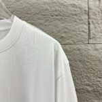 P75 DG*杜嘉* 2026春夏款 简约字母刺绣个性logo 定制双纱平纹纯棉面料 短袖T恤 男女同款 颜色：黑色 白色 尺码： S （90-130斤） M （120-150斤） L （140-165斤） XL （160-180斤） XXL （180-210斤）