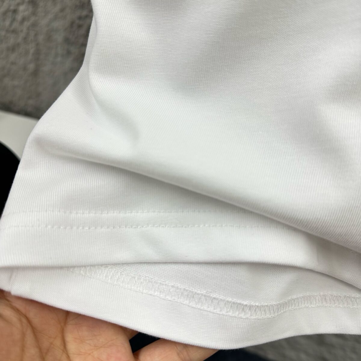 P75 DG*杜嘉* 2026春夏款 简约字母刺绣个性logo 定制双纱平纹纯棉面料 短袖T恤 男女同款 颜色：黑色 白色 尺码： S （90-130斤） M （120-150斤） L （140-165斤） XL （160-180斤） XXL （180-210斤）