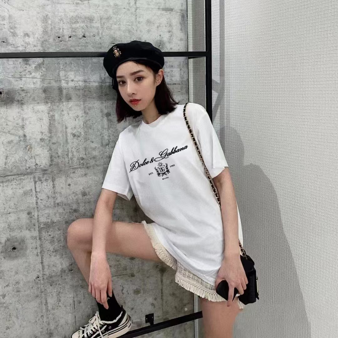 P70 DG/杜嘉班纳 印花LOGO字母百搭圆领短袖T恤男女同款 吊牌 领标 水洗唛 三标齐全 尺码：S-XXL 颜色：黑色，白色