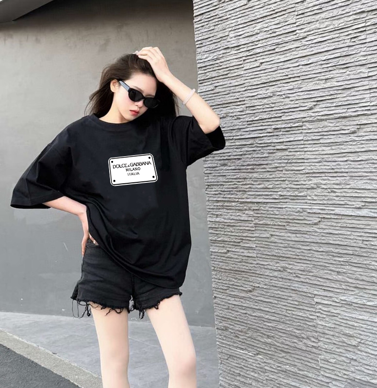 P70 DG/杜嘉班纳 印花LOGO字母百搭圆领短袖T恤男女同款 吊牌 领标 水洗唛 三标齐全 尺码：S-XXL 颜色：黑色，白色