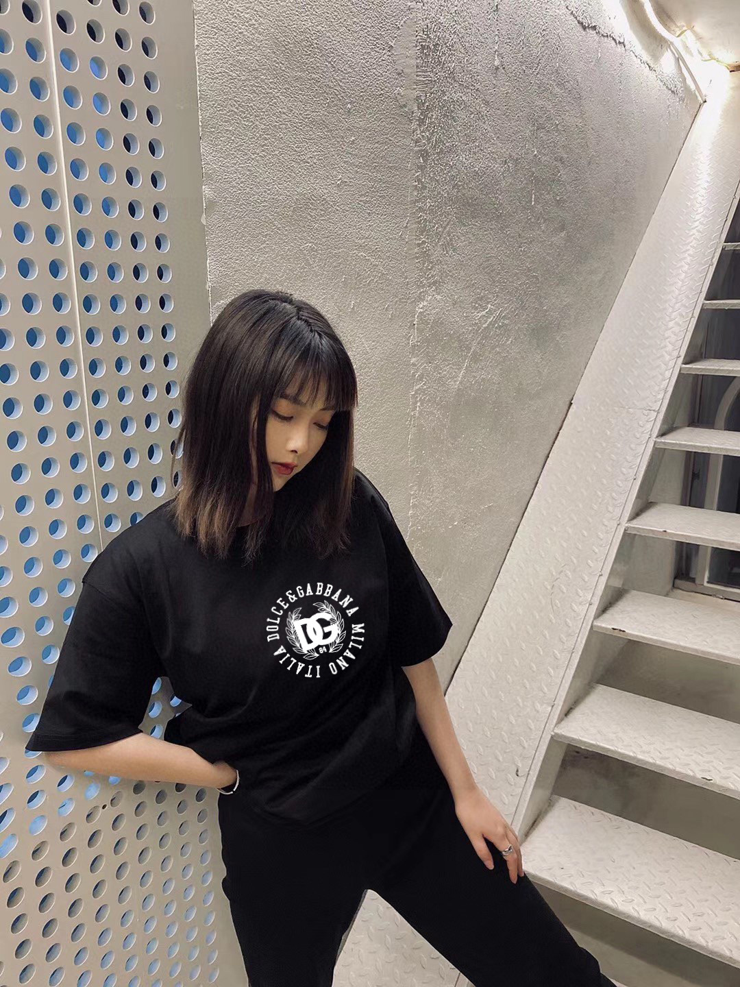 P70 DG/杜嘉班纳 印花LOGO字母百搭圆领短袖T恤男女同款 吊牌 领标 水洗唛 三标齐全 尺码：S-XXL 颜色：黑色，白色