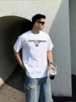P75 [DG 杜嘉班纳] 2026FW短袖T恤 经典款刺绣字母 高端26s双纱300克面料 重磅面料 定制拉架罗纹同缸同染 三标齐全 男女同款 颜色：黑色 白色 尺码：S M L XL XXL