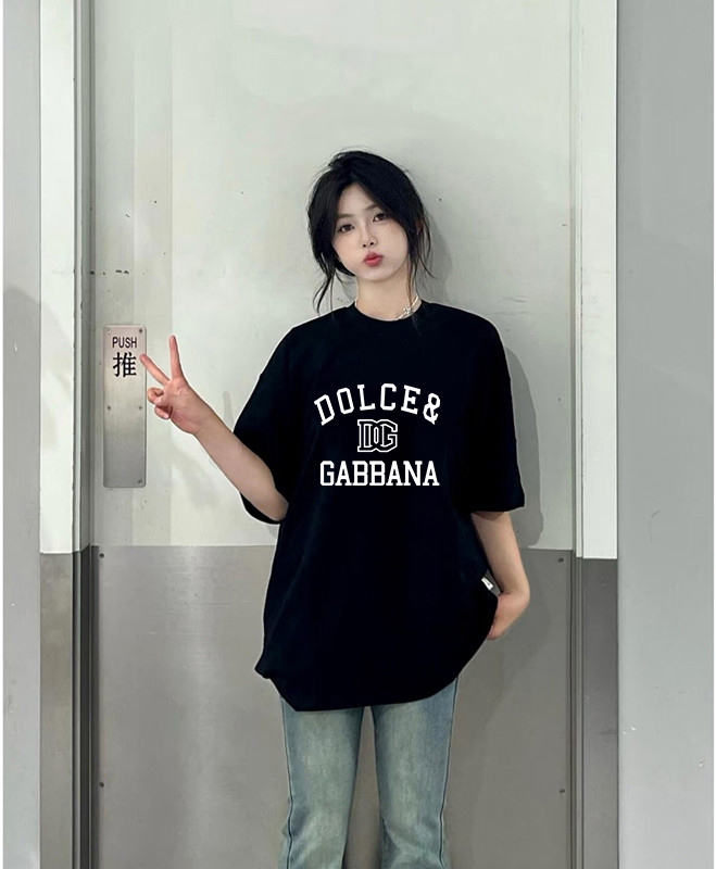 P70 DG/杜嘉班纳 印花LOGO字母百搭圆领短袖T恤男女同款 吊牌 领标 水洗唛 三标齐全 尺码：S-XXL 颜色：黑色，白色