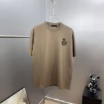 weigou_217734_0_52307a34ab P75 dg~杜嘉班纳皇冠刺绣 《区别通货面料》双纱平纹,紧密纱线,久洗不变形短袖tee, 上身十分舒适,男女同款半袖,落肩宽松版型 颜色: 黑色 白色 咖啡色 尺码:S(90-130斤) M(125-150斤) L(135-165斤) XL(160-190斤) XXL(185-220斤)