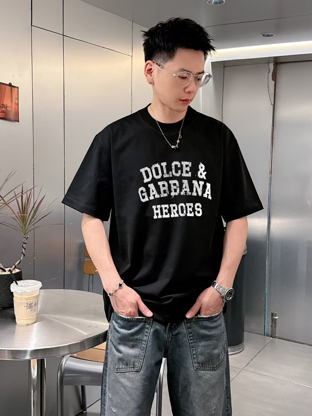 P70 🔥 [DG 杜嘉班纳] 2025FW短袖T恤 LOGO印花 高端26s双纱300克面料 重磅面料 定制拉架罗纹同缸同染 三标齐全 男女同款 颜色：黑色 白色 尺码：S M L XL XXL