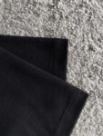 P75 DG专柜同款圆领短袖T恤 定制棉质面料 ！采用品牌Logo标志皮牌设计！ 立体感强！使整体高透气和柔软性的质感更加凸显，饱满的棉质感引起极度舒适。高端人士必备单品，原厂辅料三标齐全！男女同款！ 颜色：黑色 白色 尺码：S-xxL