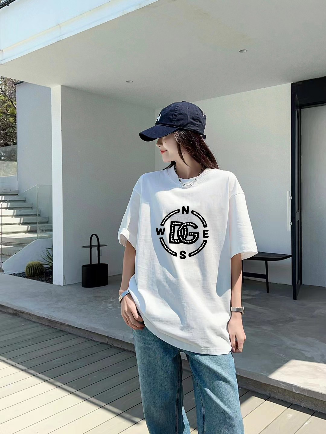P70 🔥 [DG 杜嘉班纳] 2025FW短袖T恤 LOGO印花 高端26s双纱300克面料 重磅面料 定制拉架罗纹同缸同染 三标齐全 男女同款 颜色：黑色 白色 尺码：S M L XL XXL