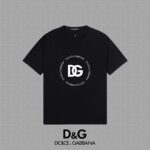 P70 🔥 [DG 杜嘉班纳] 2025FW短袖T恤 LOGO厚板 高端26s双纱300克面料 重磅面料 定制拉架罗纹同缸同染 三标齐全 男女同款 颜色：黑色 白色 灰色 尺码：S M L XL 2XL