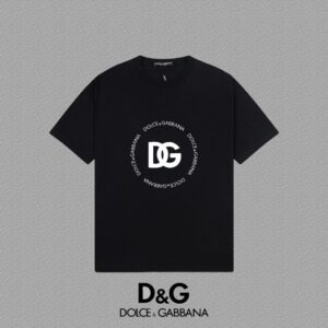 P70 🔥 [DG 杜嘉班纳] 2025FW短袖T恤 LOGO厚板 高端26s双纱300克面料 重磅面料 定制拉架罗纹同缸同染 三标齐全 男女同款 颜色：黑色 白色 灰色 尺码：S M L XL 2XL