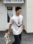P70 🔥 [DG 杜嘉班纳] 2025FW短袖T恤 LOGO印花 高端26s双纱300克面料 重磅面料 定制拉架罗纹同缸同染 三标齐全 男女同款 颜色：黑色 白色 尺码：S M L XL 2XL