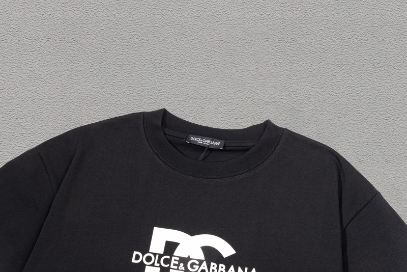 P75 DG/杜嘉班纳 立体硅胶LOGO字母百搭圆领短袖T恤男女同款 吊牌 领标 水洗唛 三标齐全 尺码：S-XXL 颜色：黑色，白色